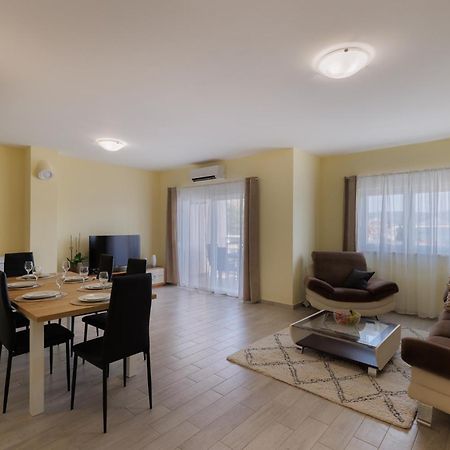 Apartman Maja Komarna Bagian luar foto