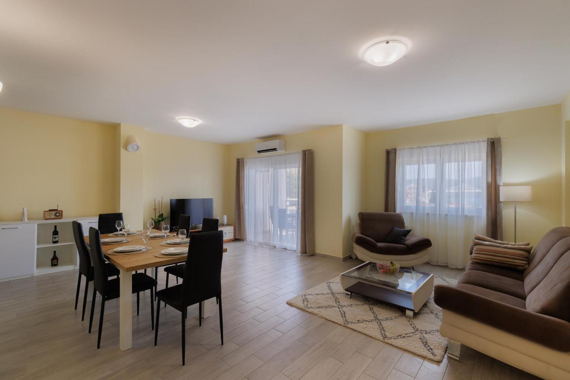 Apartman Maja Komarna Bagian luar foto